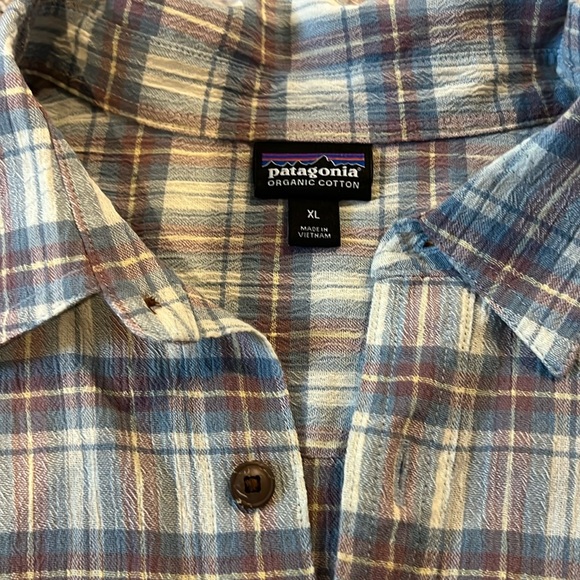 Patagonia XL Men’s Short Sleeved Button Down - Picture 4 of 4